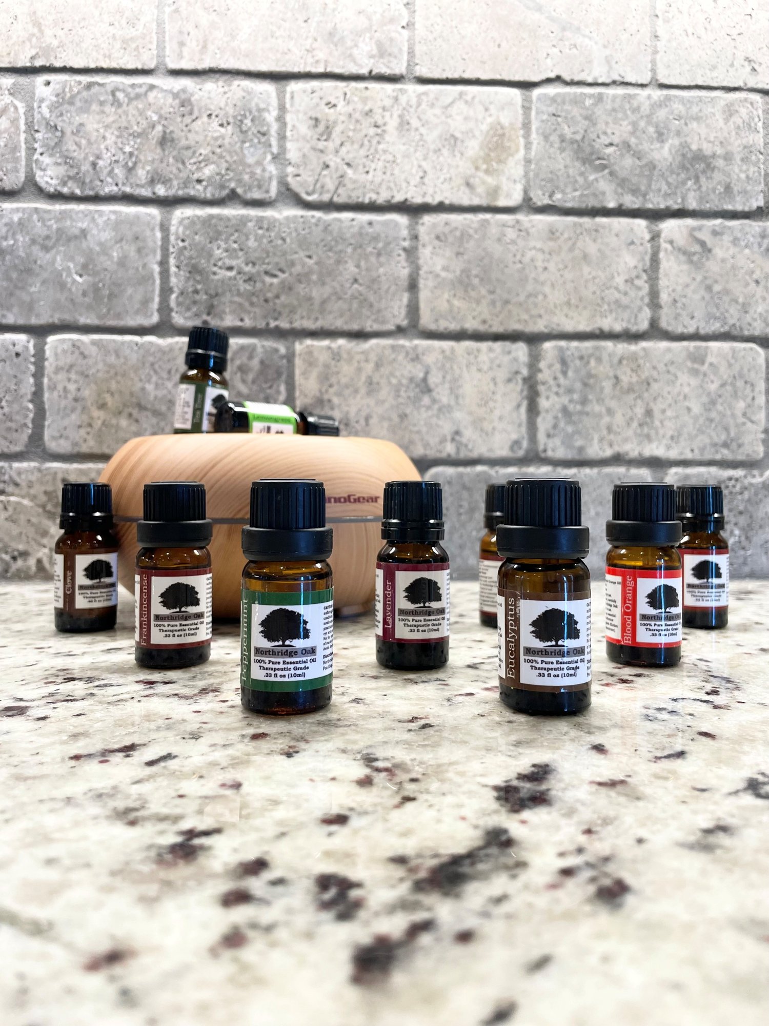 Essential Oil Variety Kit - 10 oils with Diffuser